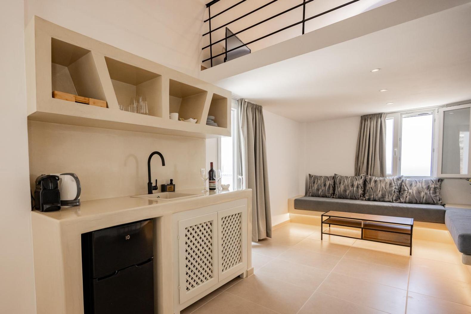Theophrasti Suites Foinikiá الغرفة الصورة