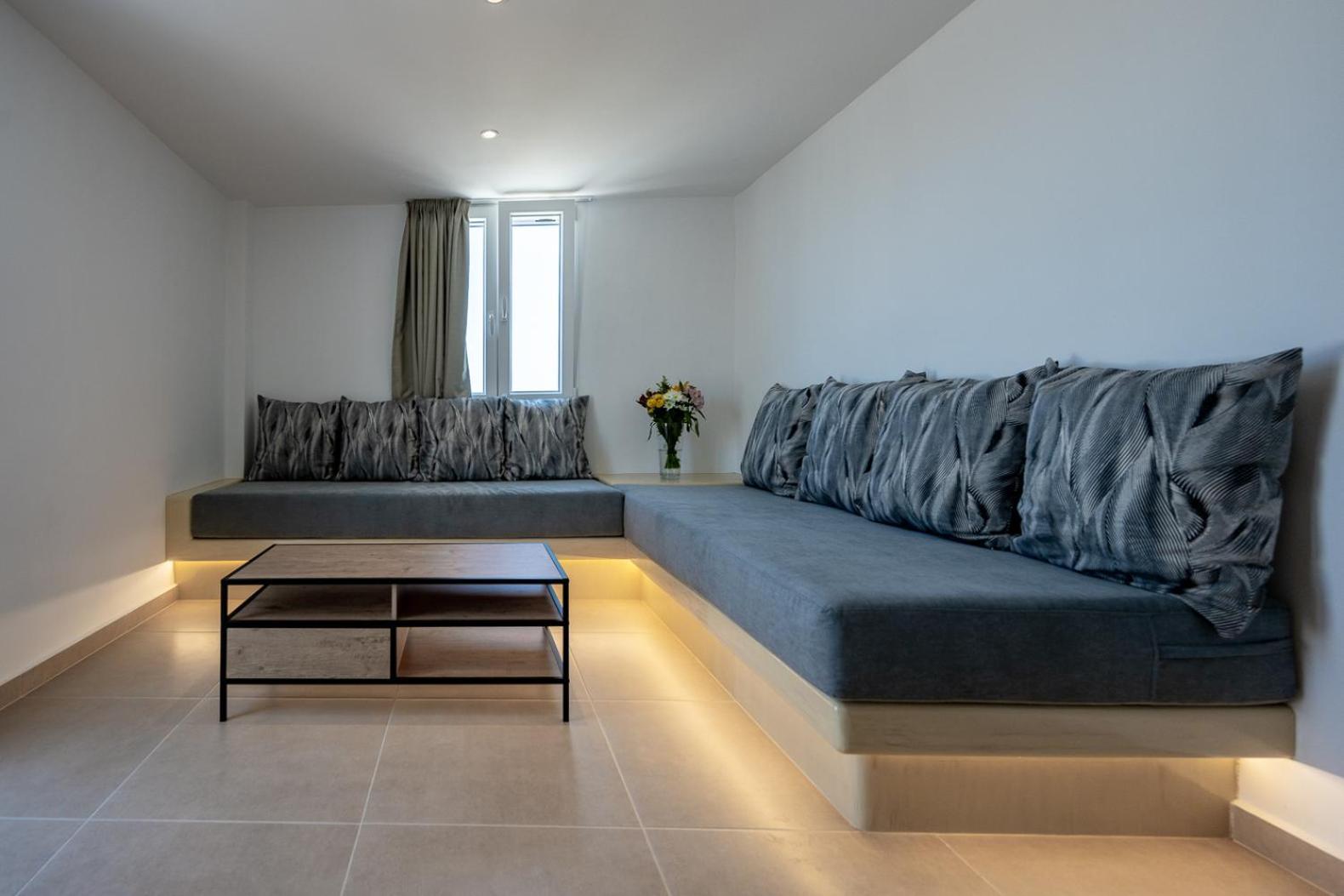 Theophrasti Suites Foinikiá الغرفة الصورة