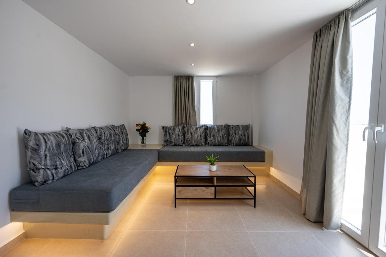 Theophrasti Suites Foinikiá المظهر الخارجي الصورة